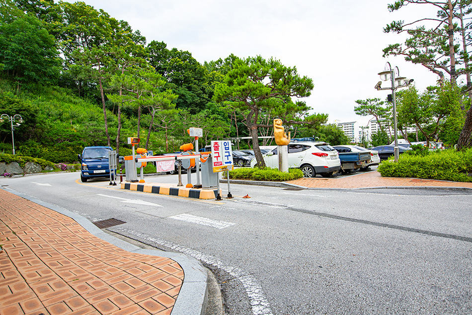 주차장2 입구